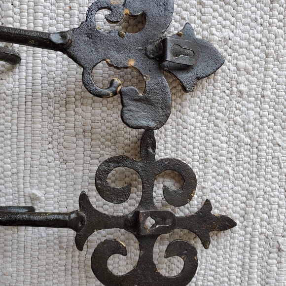 Vintage Hooks - Picture 4 of 4